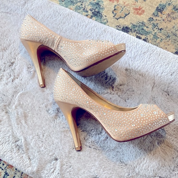 Rose gold platform pumps with rhinestones - Picture 3 of 9